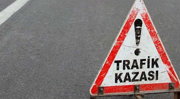 Çankırı'da kamyon devrildi: 1 ölü, 3 yaralı Çankırı'da kamyon devrildi: 1 ölü, 3 yaralı