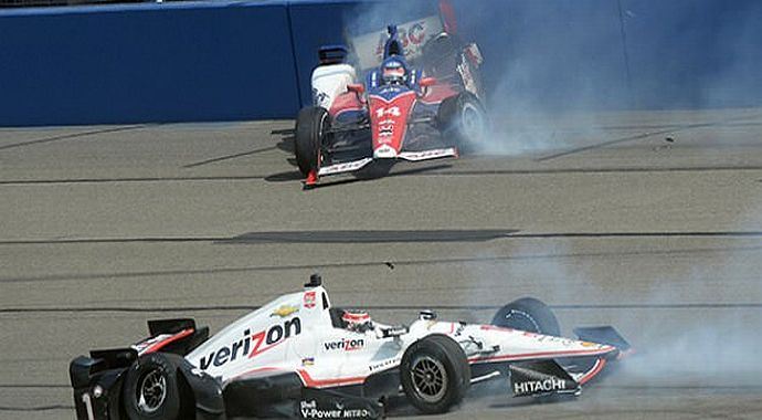 Indycar'a kazalar damga vurdu! Indycar'a kazalar damga vurdu!
