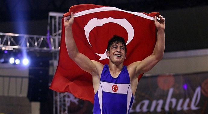 Milli Güreşçi Cengiz Arslan Avrupa Şampiyonu oldu Milli Güreşçi Cengiz Arslan Avrupa Şampiyonu oldu