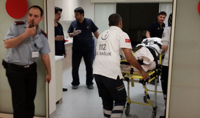 Siirt&#039;te kamyonet devrildi: 2 ölü