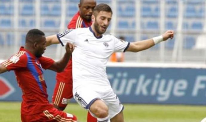 Türk yıldızın isteği karşısında Çinliler şaştı kaldı! Doğu Türkistan... Türk yıldızın isteği karşısında Çinliler şaştı kaldı! Doğu Türkistan...