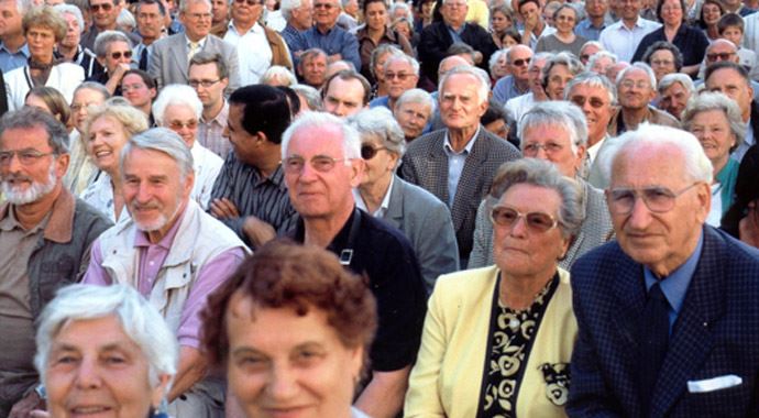 Emekliler  intibak müjdesi bekliyor