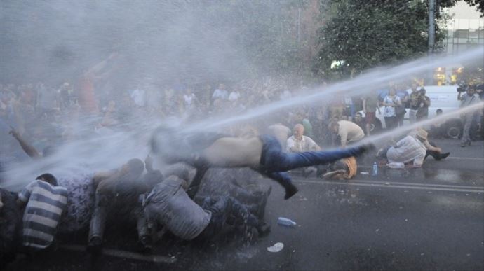 &#039;Ermenistan&#039;da gerilim sürecek&#039;