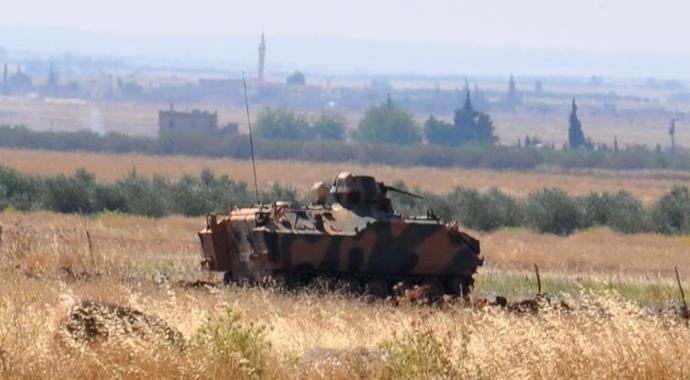 Sınır hattına zırhlı araçlar konuşlandı