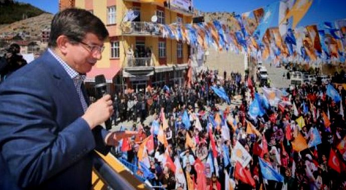 Başbakan Davutoğlu, 'Kılıçdaroğlu bir zavallı' Başbakan Davutoğlu, 'Kılıçdaroğlu bir zavallı'