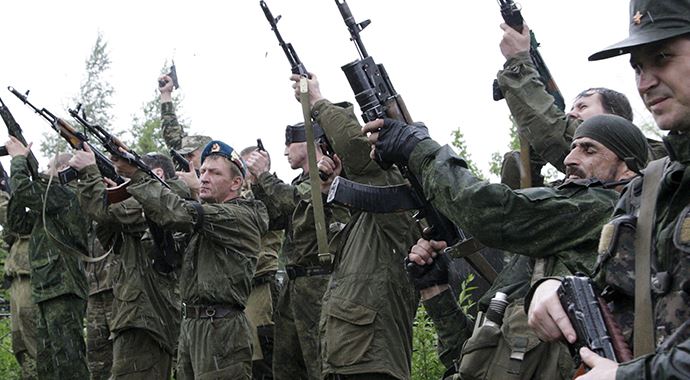 Ukrayna'nın doğusunda süren çatışmalarda 2 sivil hayatını kaybetti Ukrayna'nın doğusunda süren çatışmalarda 2 sivil hayatını kaybetti