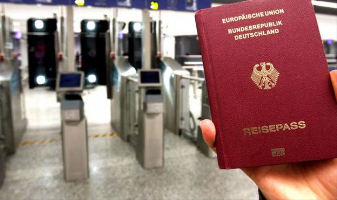 Alman pasaportu cazibesini yitiriyor Alman pasaportu cazibesini yitiriyor