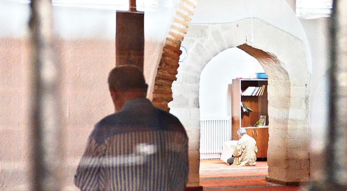 Burada itikafa dehlizlerde giriyorlar