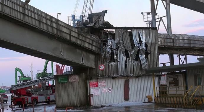 Limanda çıkan yangın korkuttu