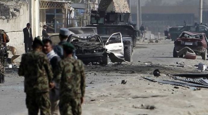 Afganistan'da emniyet müdürlüğüne bombalı saldırı Afganistan'da emniyet müdürlüğüne bombalı saldırı