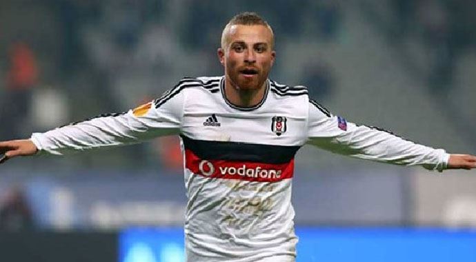 Manchester City'den, Gökhan Töre'ye 7 milyon euro! Manchester City'den, Gökhan Töre'ye 7 milyon euro!