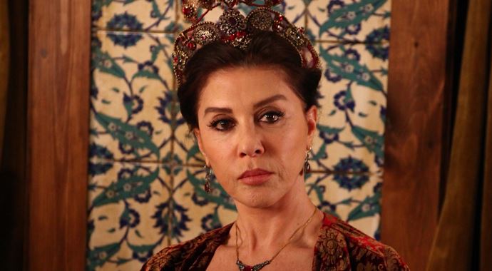 Nebahat Çehre&#039;den hayranlarına kötü haber!