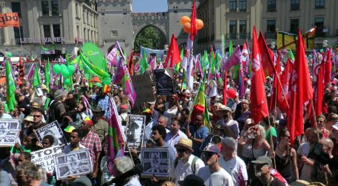 Münih&#039;te G7 zirvesi protesto edildi