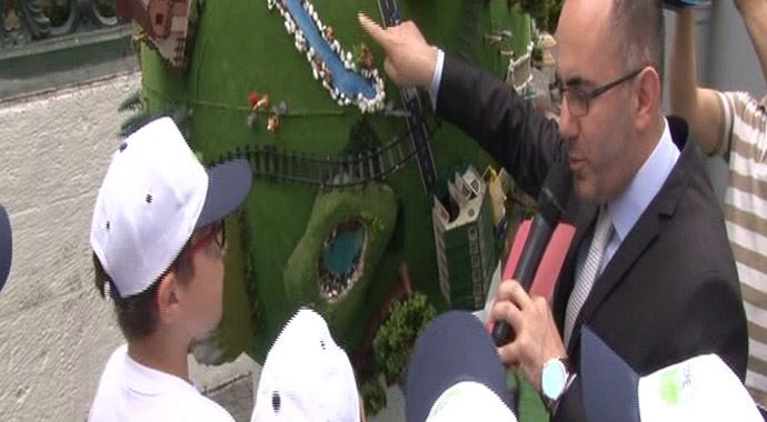  İstiklal Caddesi'nde çevre temizliği