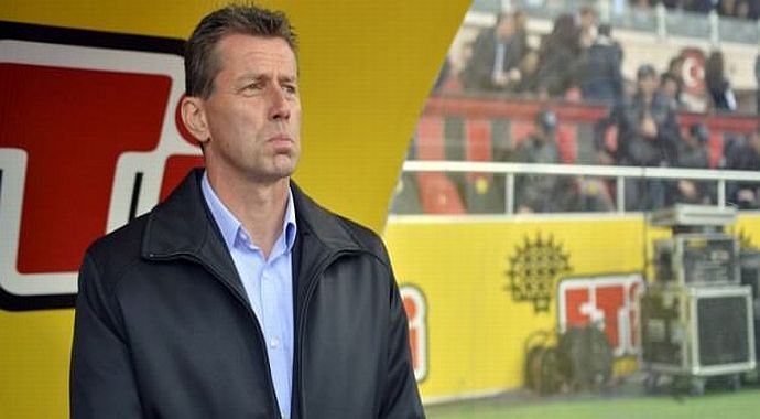 Eskişehirspor, Skibbe'nin sözleşmesini uzattı