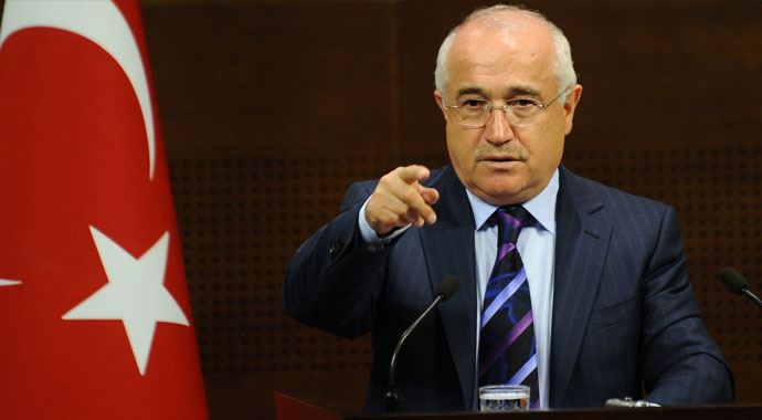 Cemil Çiçek&#039;ten saldırıya kınama