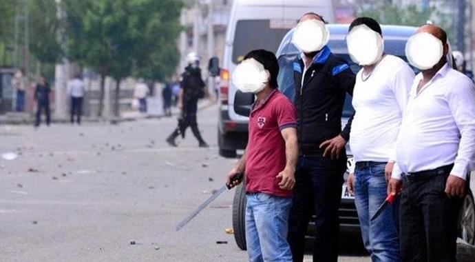 Demirtaş&#039;ın Twitter&#039;dan paylaştığı bıçaklı şahıslar yakalandı