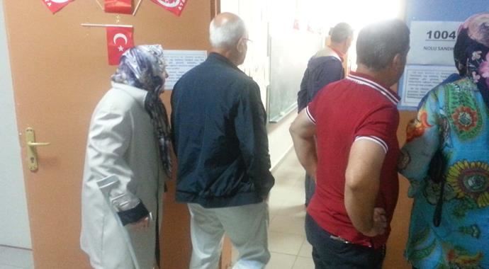 Trakya'da seçime yoğun katılım Trakya'da seçime yoğun katılım