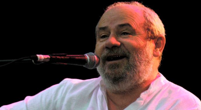 Bülent Ortaçgil'den tepki! 'Seçimin nesi konuşulur ki..' Bülent Ortaçgil'den tepki! 'Seçimin nesi konuşulur ki..'