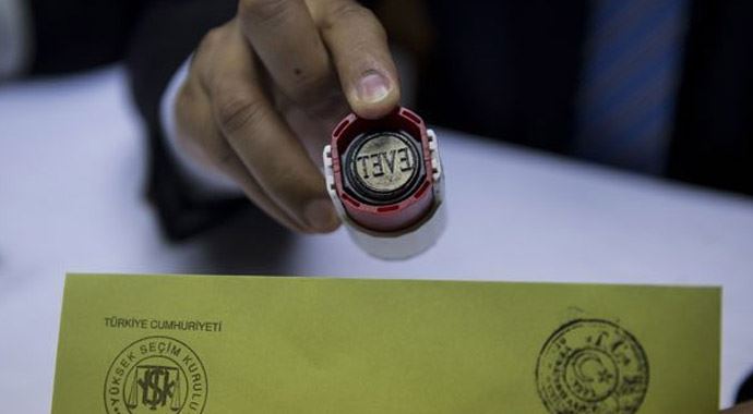 Seçimlerde ilk sonuçlar gelmeye başladı - CANLI TAKİP Seçimlerde ilk sonuçlar gelmeye başladı - CANLI TAKİP