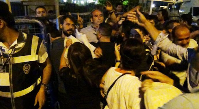 Diyarbakır'da 'sahte oy' iddiası gerilim oluşturdu! Diyarbakır'da 'sahte oy' iddiası gerilim oluşturdu!