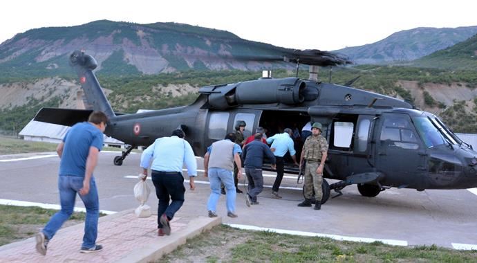 Tunceli'de oylar askeri helikopterle taşındı Tunceli'de oylar askeri helikopterle taşındı