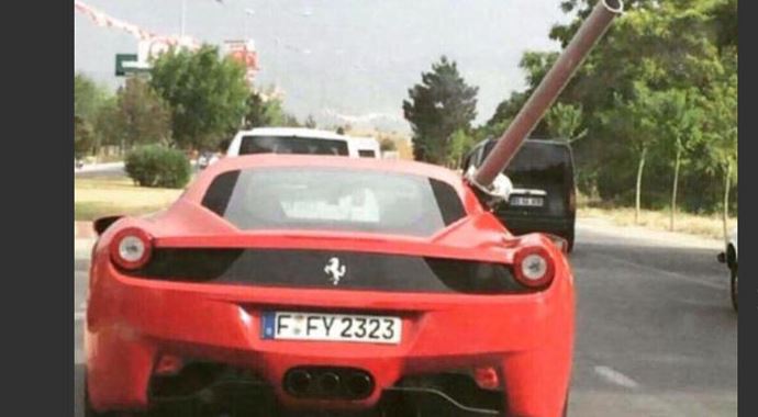 Ferrari&#039;yle boru taşıdı, sosyal medya sallandı