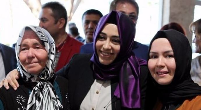 İşte AK Parti'nin 19 başörtülü milletvekili İşte AK Parti'nin 19 başörtülü milletvekili