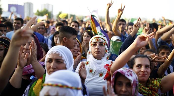 Diyarbakır'da vatandaşı önce polis sonra gönüllüler arıyor Diyarbakır'da vatandaşı önce polis sonra gönüllüler arıyor