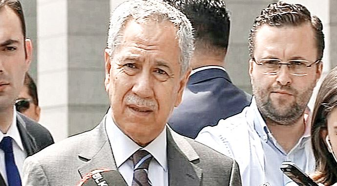 Bülent Arınç: 'Madem barajı aştırdılar beraber koalisyon kursunlar' Bülent Arınç: 'Madem barajı aştırdılar beraber koalisyon kursunlar'