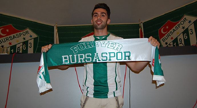 Emre, milli formayı bırakmak istemiyor Emre, milli formayı bırakmak istemiyor