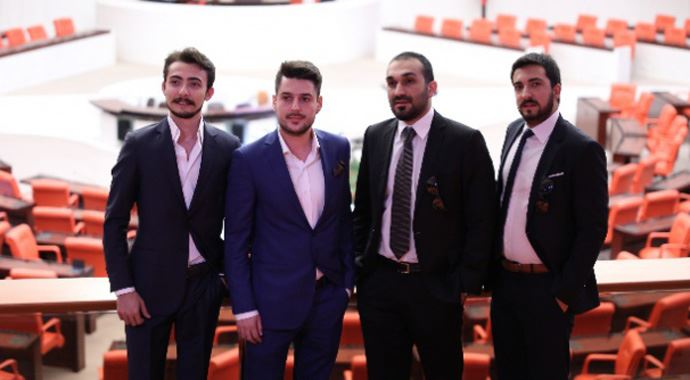 Twitter fenomenleri Meclis'e girdi!