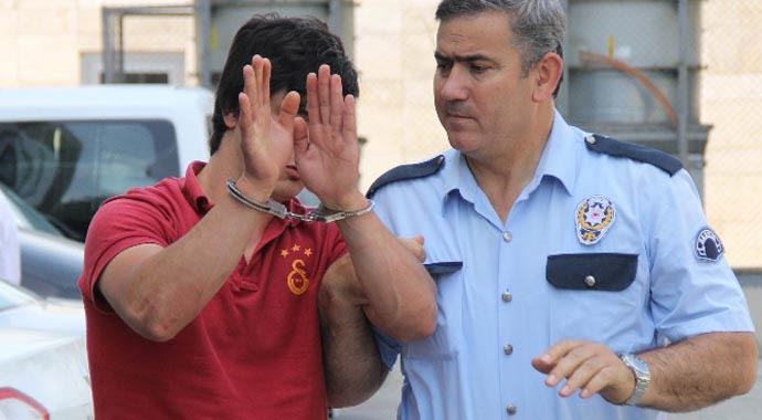 Hırsızlık için girdiği evde uyuyan kadının yanına yatınca... Hırsızlık için girdiği evde uyuyan kadının yanına yatınca...
