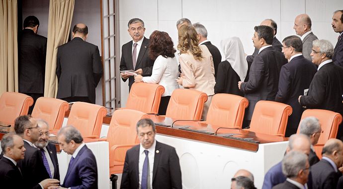 Partiler tavrını belli etti, İsmet Yılmaz kesin gibi