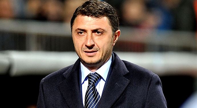 Trabzonspor yeni hocası ile el sıkıştı! Trabzonspor yeni hocası ile el sıkıştı!
