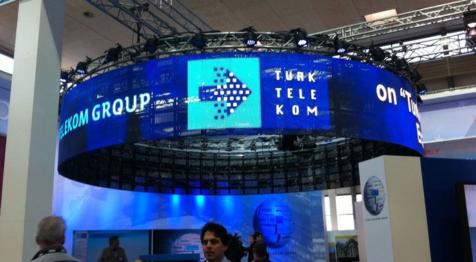 Türk Telekom'dan 12 bin işçiye zam Türk Telekom'dan 12 bin işçiye zam