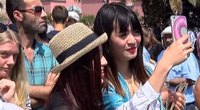 Turistlerden Cumhurbaşkanı Erdoğan'a büyük ilgi! Turistlerden Cumhurbaşkanı Erdoğan'a büyük ilgi!