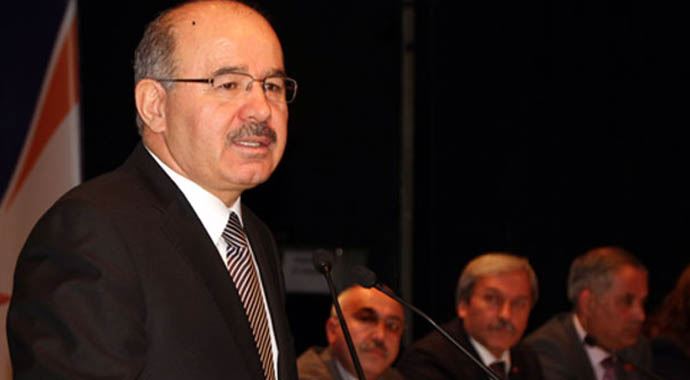 Hüseyin Çelik'ten 'çekik gözlü' tepkisi Hüseyin Çelik'ten 'çekik gözlü' tepkisi