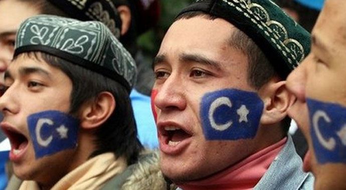 Tayland'a sığınan 8 Uygur Türkiye'ye geliyor Tayland'a sığınan 8 Uygur Türkiye'ye geliyor
