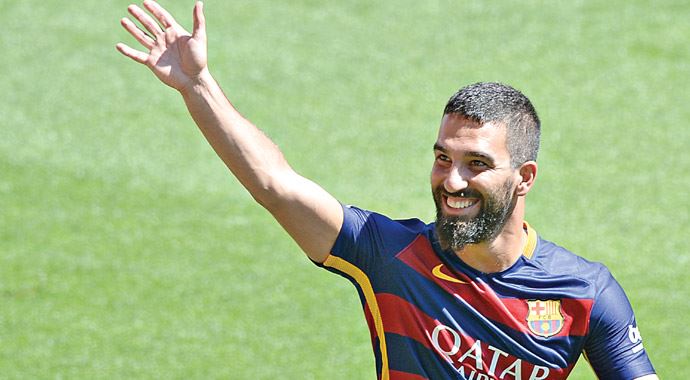 Arda Turan resmen Barcelona'da Arda Turan resmen Barcelona'da