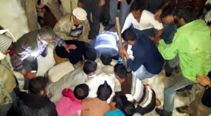 Üzerine kar kütlesi düşen çocuk öldü Üzerine kar kütlesi düşen çocuk öldü