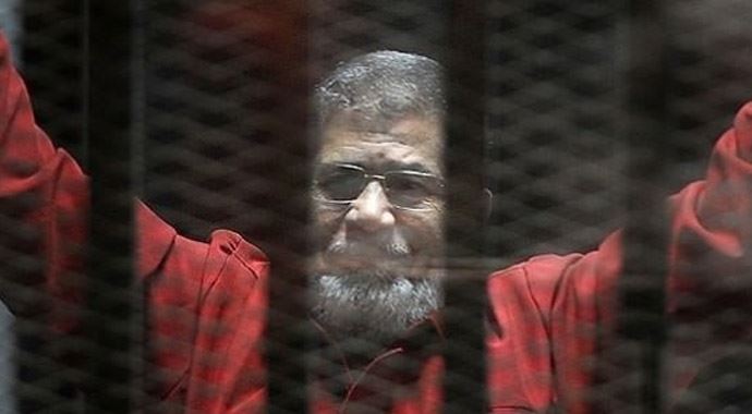 Mursi'nin duruşması ertelendi Mursi'nin duruşması ertelendi