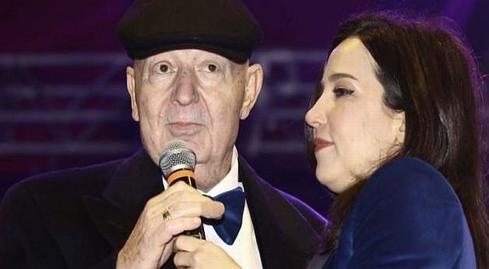 Kavgayı öngören Kayahan hepsini tescil ettirmiş Kavgayı öngören Kayahan hepsini tescil ettirmiş