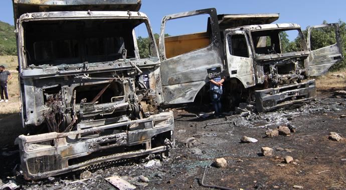 PKK iş makinelerini kundakladı
