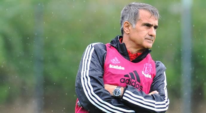 Şenol Güneş&#039;ten Quaresma ve Van Persie açıklaması