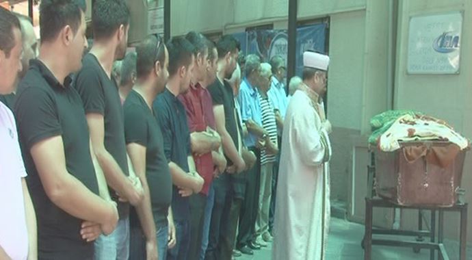 Mide ameliyatından ölen Ceyda uğurlandı Mide ameliyatından ölen Ceyda uğurlandı