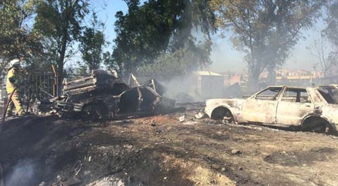 İzmir'de korkutan yangın! İzmir'de korkutan yangın!