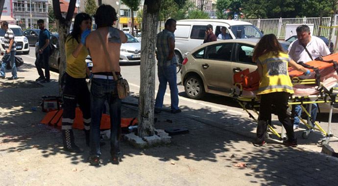 3 aylık hamile öğretmeni ölüm durakta yakaladı