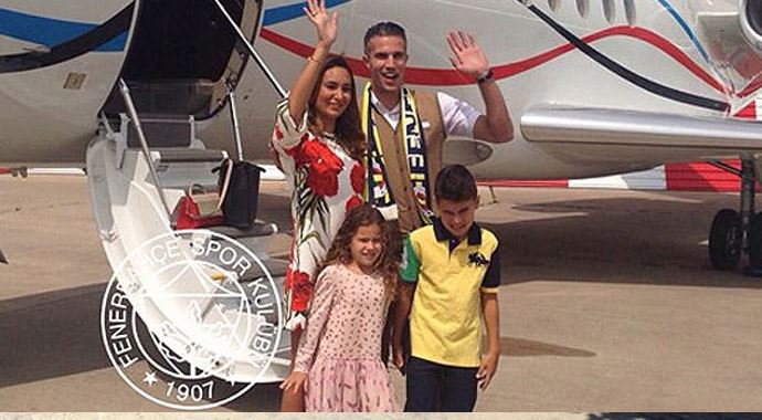 Taraftar çıldırdı! Robin Van Persie, İstanbul'da! Taraftar çıldırdı! Robin Van Persie, İstanbul'da!