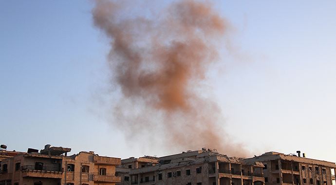 Katil Esad güçleri iftar vakti bomba yağdırıyor